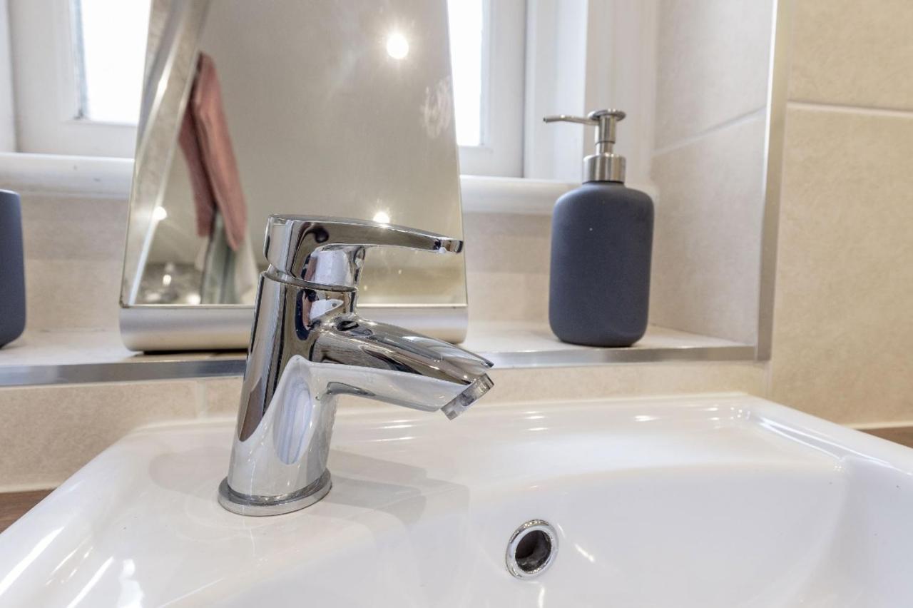 Stunning 1 Bed At Holyrood Palace & Arthurs Seat إدنبرة المظهر الخارجي الصورة